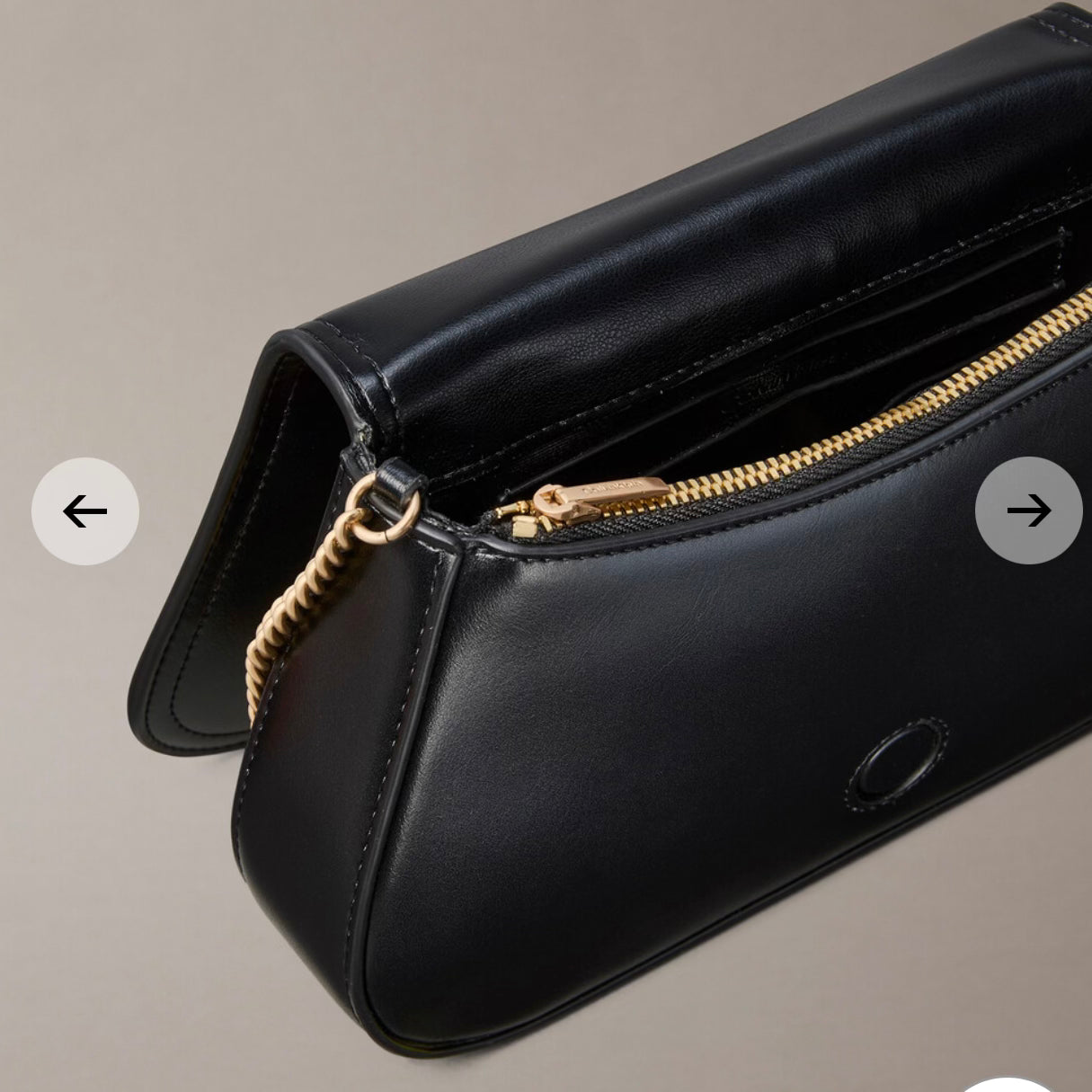 Curved Wallet with Chain Strap Color: